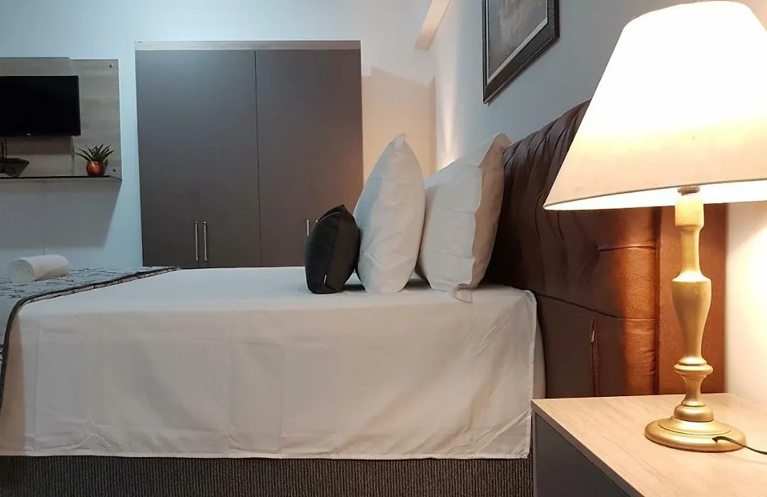 B & A Suites Inn Hotel - Quarto Luxo Gold-1